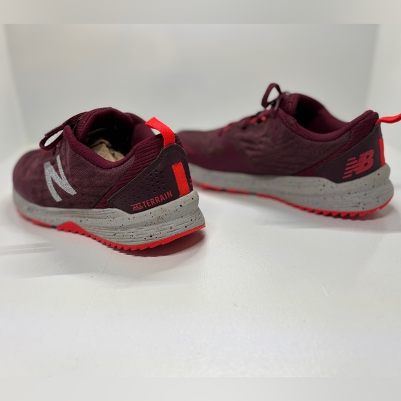 New Balance Women's Nitrel V3 Trail Runner Sedona/Dragon Fruit size 7.5 - Picture 4 of 9